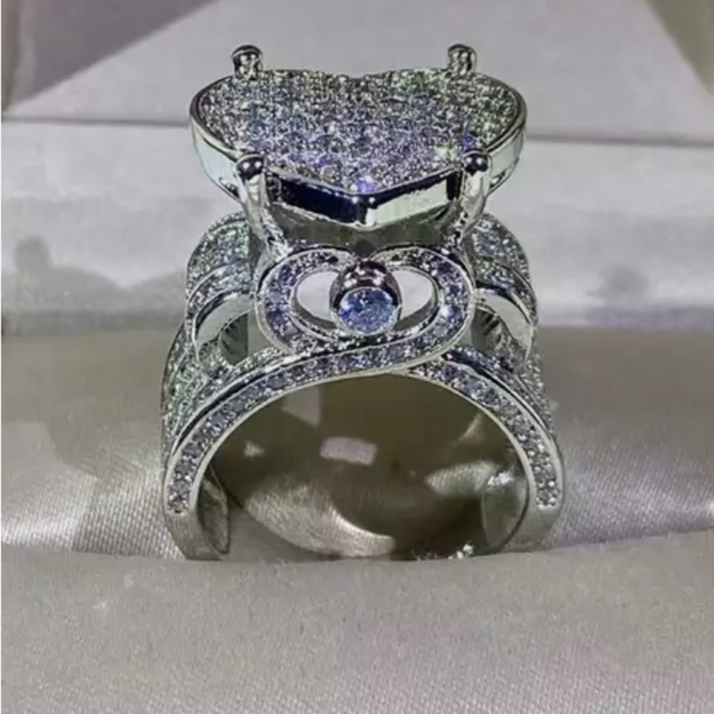 Heart Ring - Picture 3 of 14